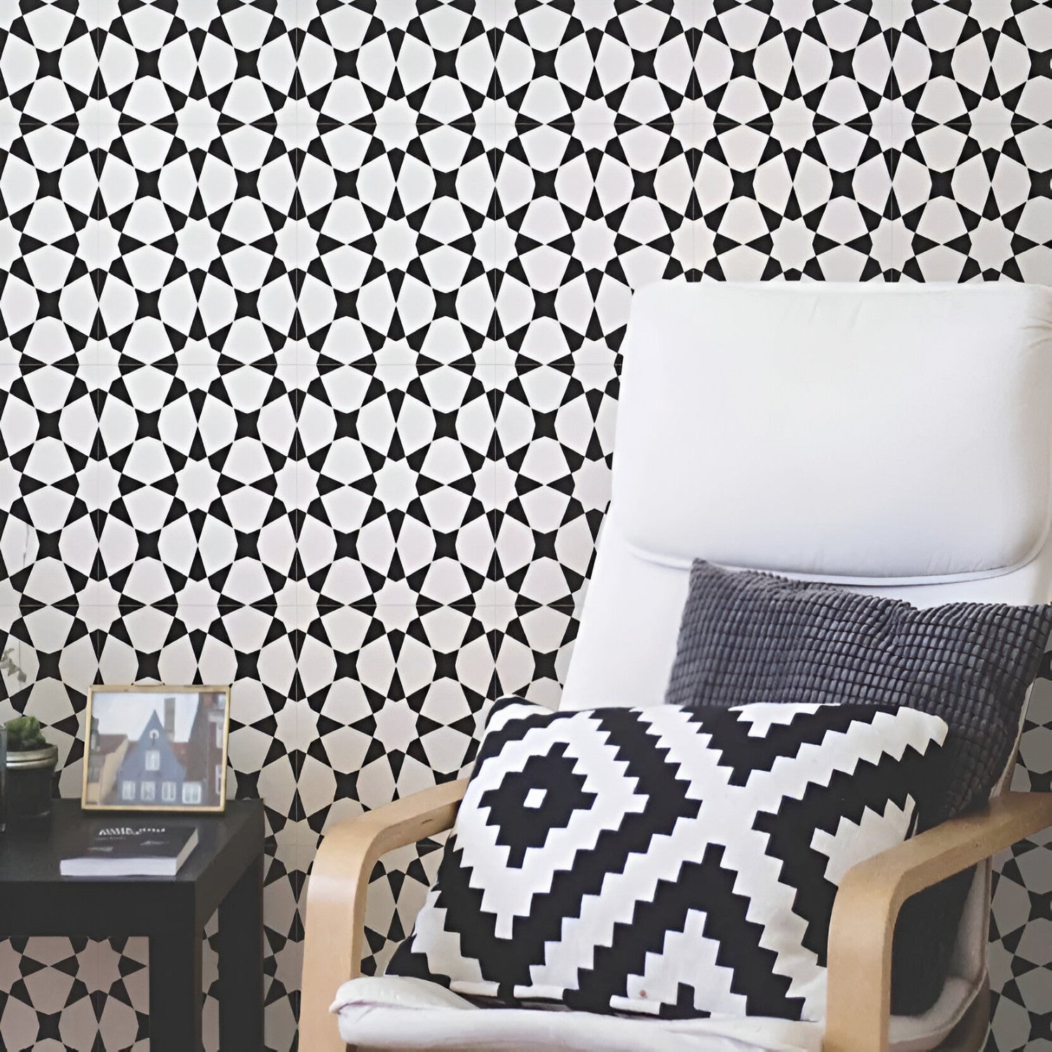 M-10121 Ceramic Moroccan Tile – 12x12 inch tile featuring a crisp white base with bold black geometric line pattern forming a striking Moroccan-inspired design.
