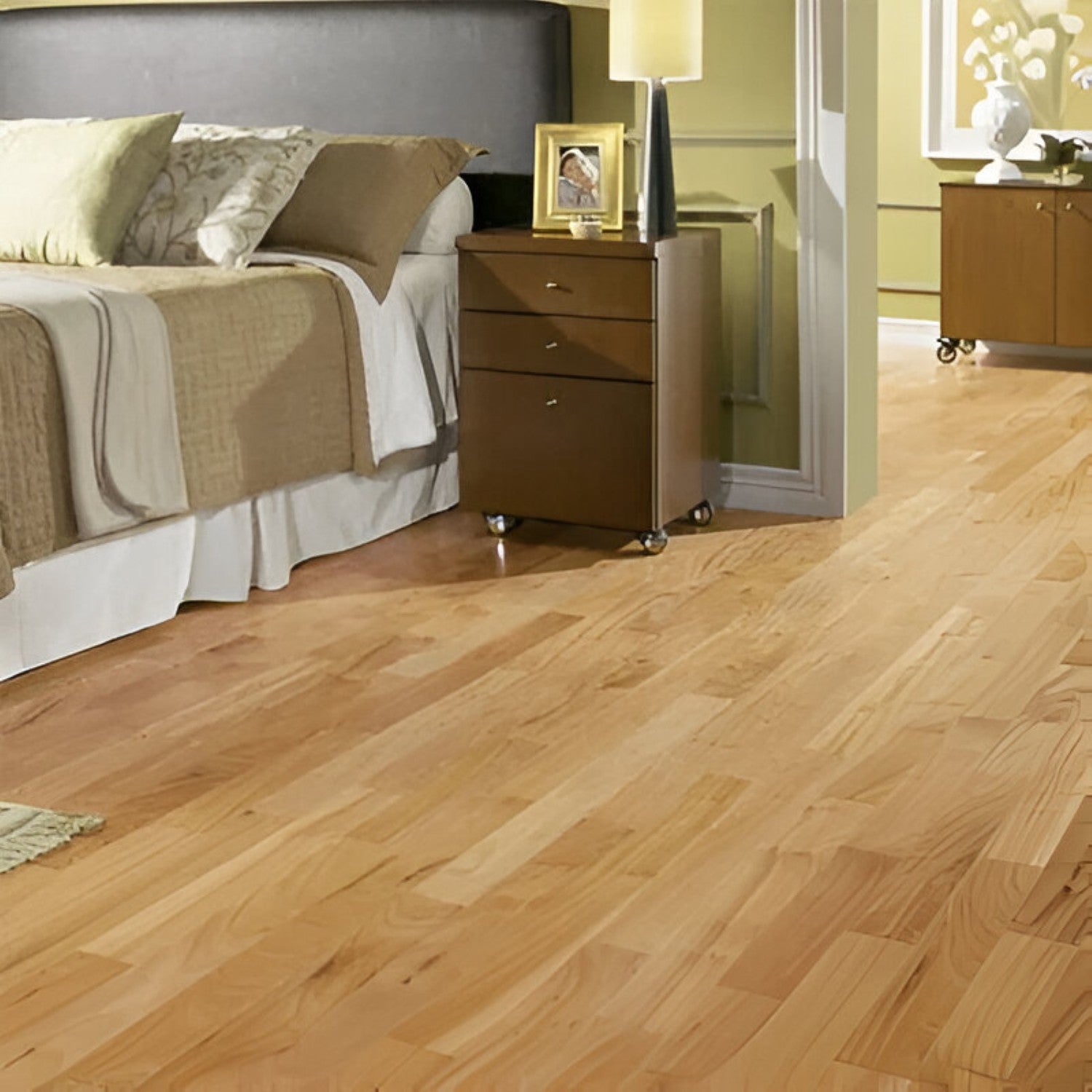 Oak Natural Solid Wooden Flooring 5x16 inch–47 inch with natural oak finish, durable solid wood surface, ideal for contemporary interiors, living spaces, and premium commercial flooring applications
